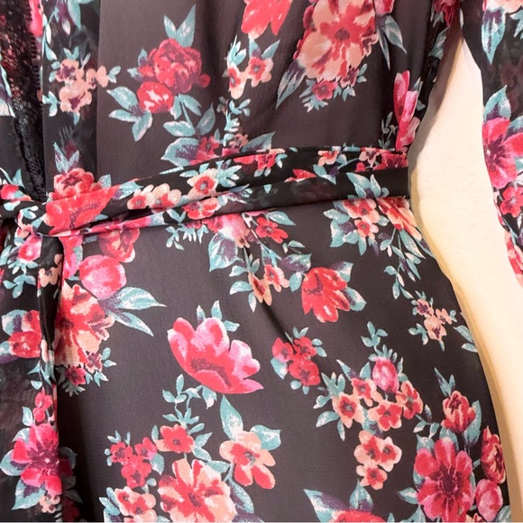 F21 | Moody Floral Sheer Lace Trim Belted Lingerie Mini Robe - Picture 10 of 15